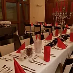 Rhoenblick - Restaurant - Countrypub 3* Petersberg (Hessen)