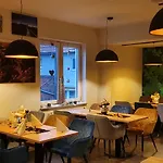 Rhoenblick - Restaurant - Countrypub 3* Petersberg (Hessen)