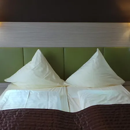 Rhoenblick - Restaurant - Countrypub Hotel Petersberg (Hessen)