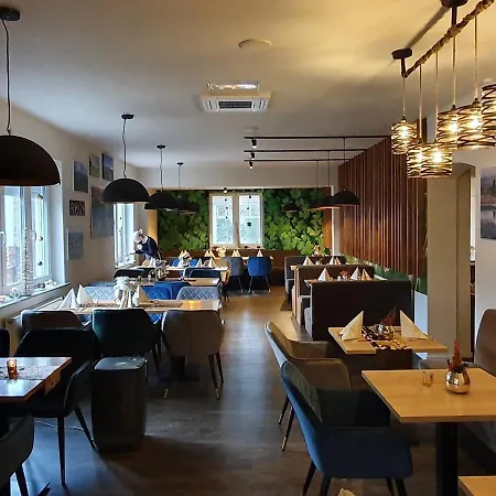 Rhoenblick - Restaurant - Countrypub Hotel Petersberg (Hessen)