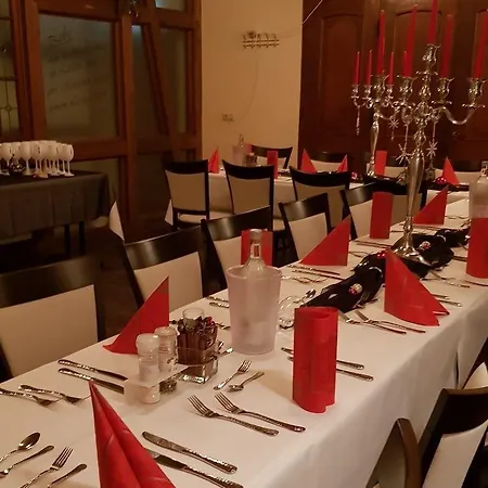 Rhoenblick - Restaurant - Countrypub 3* Petersberg (Hessen)