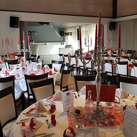 Rhoenblick - Restaurant - Countrypub ペータースベルク