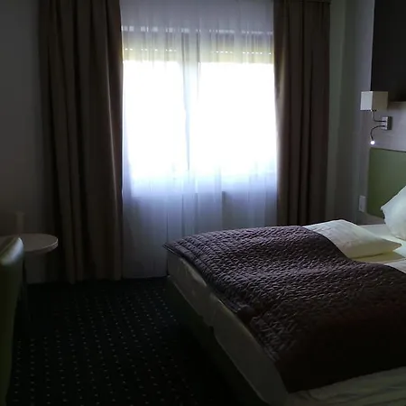Rhoenblick - Restaurant - Countrypub 3* Petersberg (Hessen)